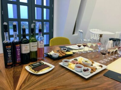 Private Group Visit to Akrotiri & 3 Wineries with Tastings