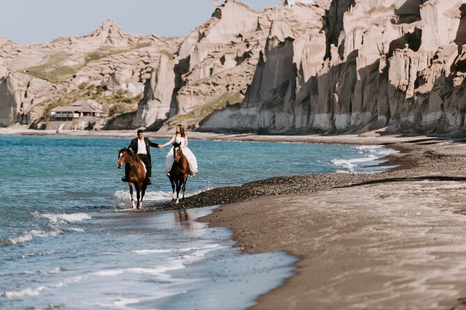 Private Horse Riding Experience in Santorini - Through volcanic ash, canyons, and vineyard country