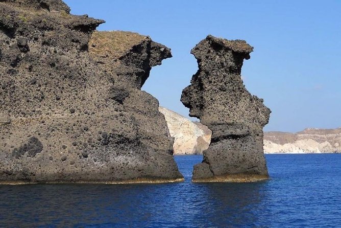Private Luxury Santorini Catamaran Cruise with Port Pickup - Leaving from Vlychada or the cruise port