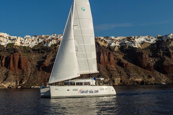 Private Morning Tour Lagoon 400-380 Sailing in Santorini ,lunch, drink, transfer - From your hotel to Ammoudi below Oia