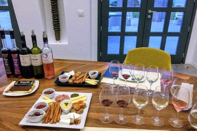 Private Santorini History and Wine Tasting 5-Hour Tour - Why Akrotiri gives this tour a real center