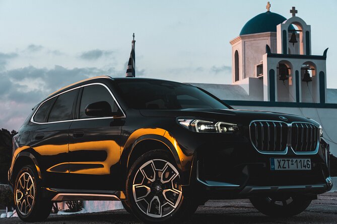 Private Santorini Tour: The Highlights Luxury Vehicle - One hour in Oia
