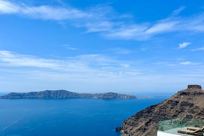 Private Santorini Tour: The Highlights Luxury Vehicle - What the guide adds to the drive