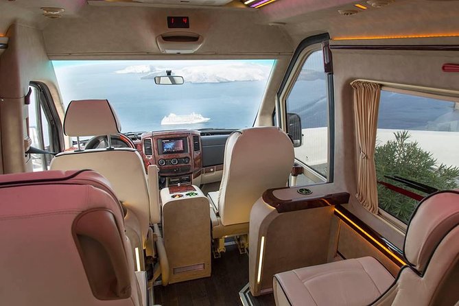 Private Transfer , from or to Santorini Airport / Port / Hotel - Leaving Athinios Port with your luggage