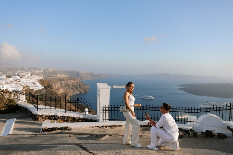 Proposal Photographer in Santorini - Practical details that affect your day