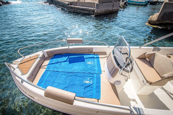 Rent a Boat in Santorini with Free License - Timing, comfort, and practical details