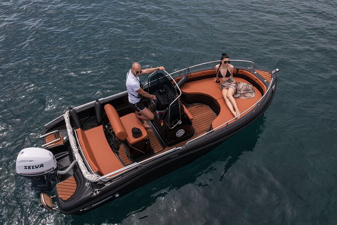 Rent a boat - Building your own route around Santorini and Thirasia
