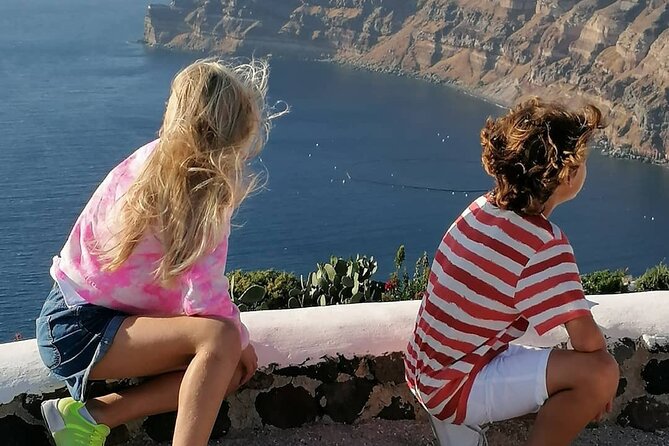 Santorini 4 hours Private Tour : Visit all the hotspots - Akrotiri Lighthouse at the southern edge