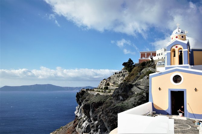 Santorini 6 Hour Private Custom Tour With a Local Driver - Oia: start or finish with Santorini’s famous view