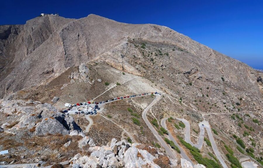 Santorini: Akrotiri Excavation, Megalochori, & Beaches Tour - Why this tour works for seeing southern Santorini