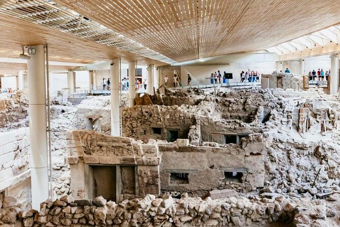 Santorini , Akrotiri tour by a licensed guide - The frescoes and the missing details