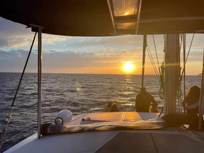 Santorini:All-inclusive Catamaran Cruise with Thirassia Stop - Day cruise or sunset cruise?