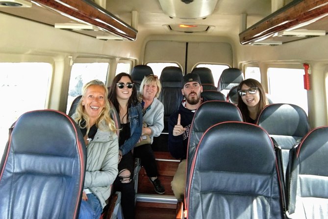 Santorini Arrival Transfer & Travel Services - Shared or private: which one fits your arrival?