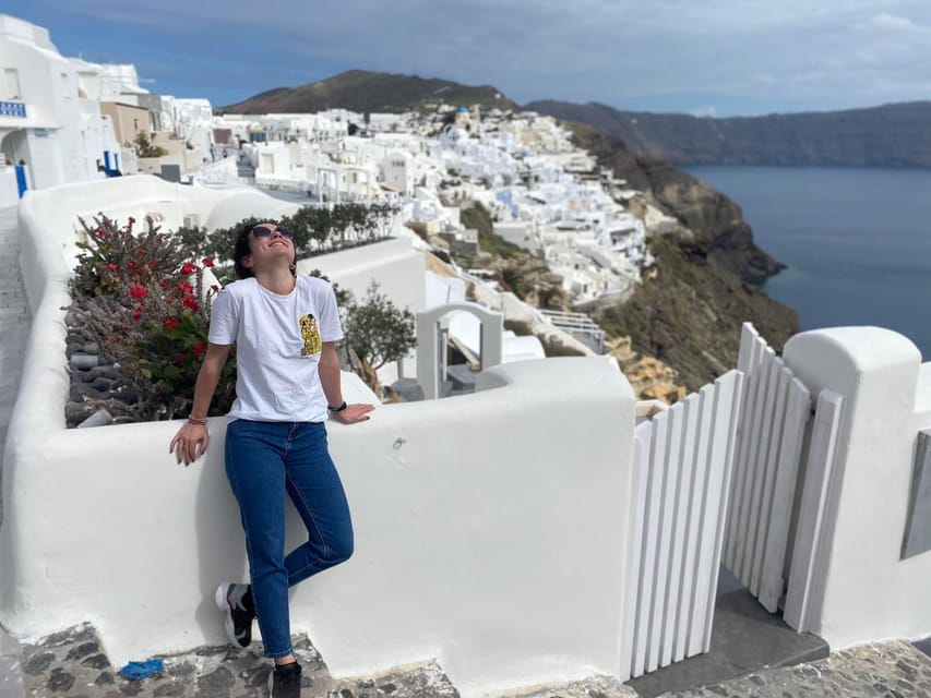 Santorini Best of Custom Tour with Local Guide & Pick-Up - Wine, Megalochori, and lunch by the sea