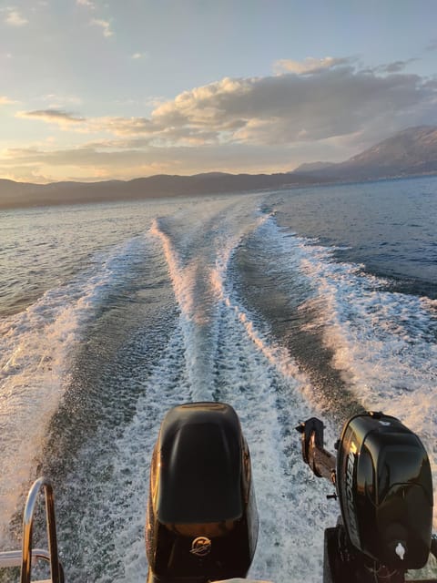 Santorini Boat Cruise -License Free- - What makes the private format worthwhile