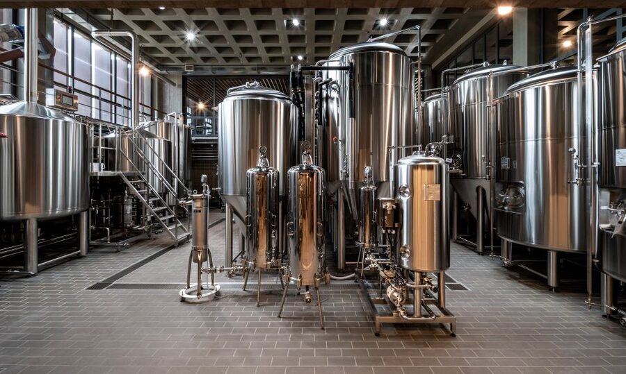 Santorini: Brewery Tour with Beer Tasting & Optional Meal - Six pours, six small food pairings