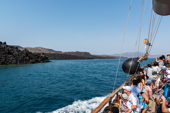Santorini Caldera Cruise Tour (Volcano, Hot Springs, Thirassia) - The return ride and the best caldera views