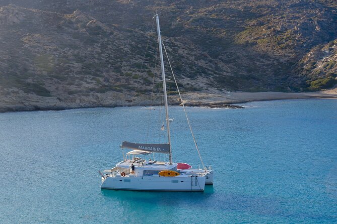 Santorini: Caldera Private Catamaran Cruise with Meal & Drinks - Why a private catamaran changes the Santorini day