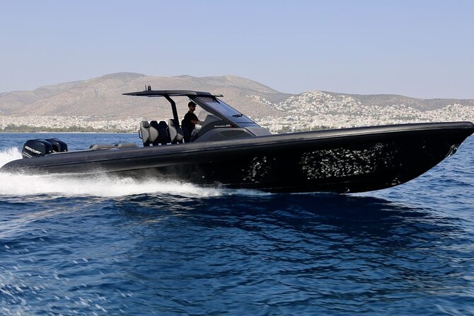 Santorini Caldera: Private Cruise with Speed Boat & Open Bar - Crew, boat comfort, and the private setup