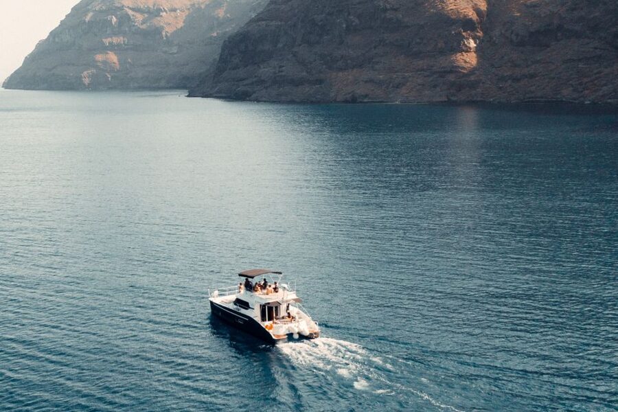 Santorini: Caldera Private Power Catamaran Cruise - Key points at a glance