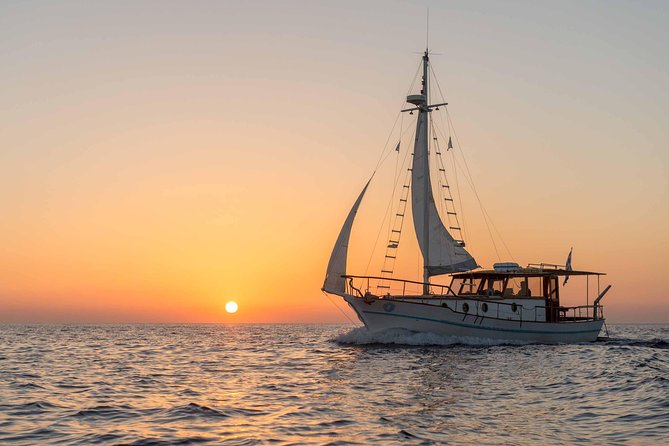 Santorini Caldera Sunset Traditional Cruise with Meal and Drinks - Why a small boat improves the Santorini sunset