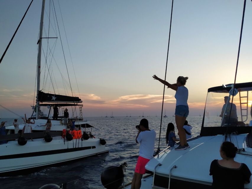 Santorini: Catamaran Cruise with Meal & Open Bar - Getting to Vlychada by Minibus