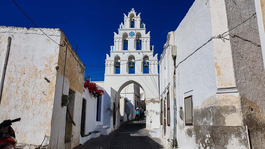 Santorini Cultural Villages and Akrotiri Ruins Private Tour - Why this tour shows you a different Santorini