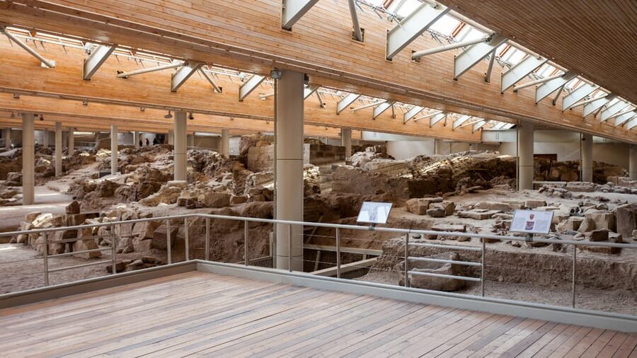 Santorini: Culture & Highlight Tour with Wine Tasting - Why Akrotiri makes this tour worth considering