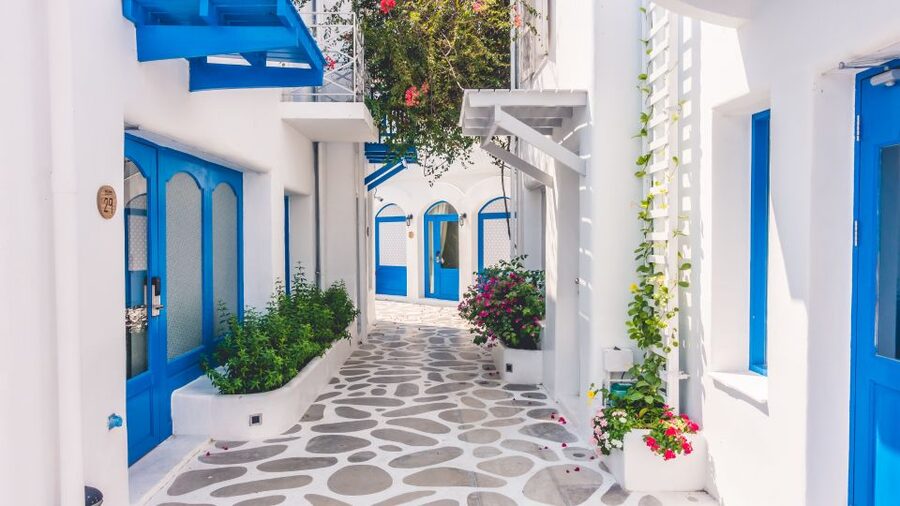 Santorini : Discover with Locals - Private Shore Excursion - What the private vehicle changes
