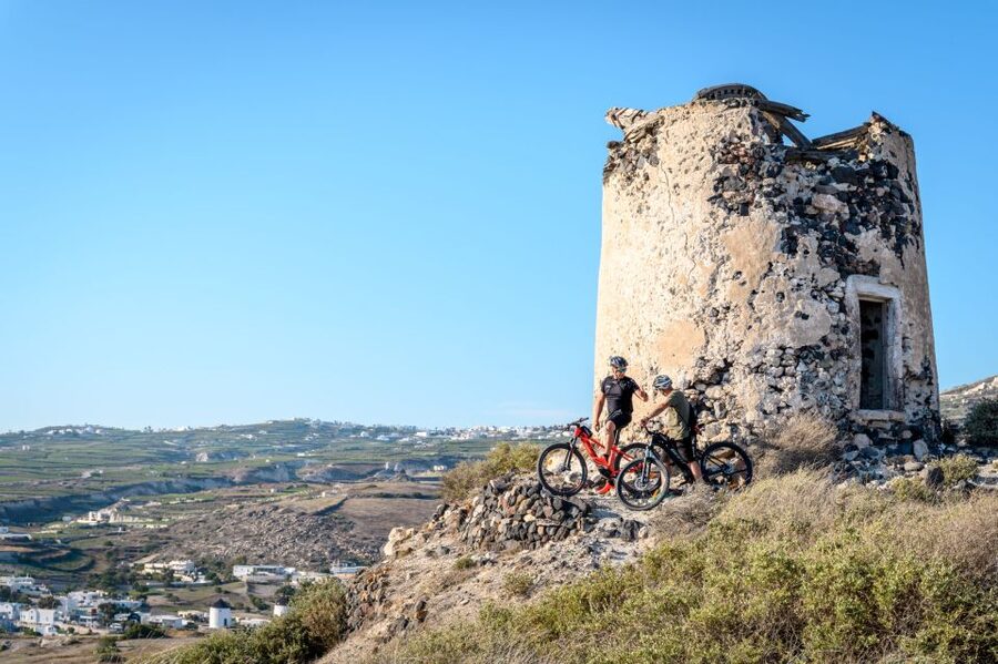 Santorini e-bike guided tours - Key points at a glance