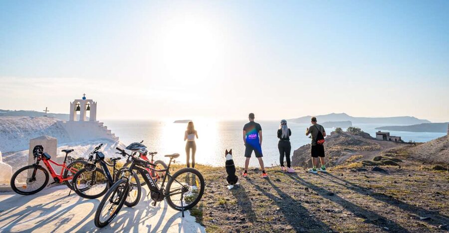 Santorini e-bike guided tours - Food, drinks, and the 4K photo package