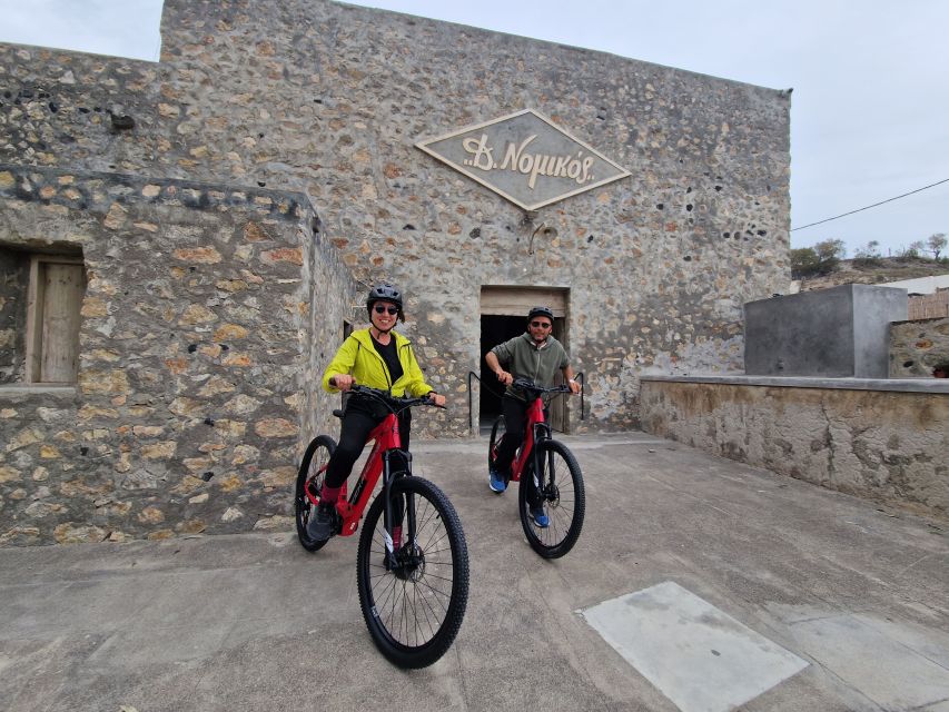 Santorini: E-bike tour experience - Vlychada and the black beaches
