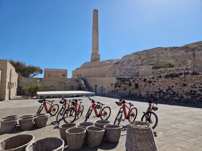 Santorini: E-bike tour experience - How the guide shapes the experience