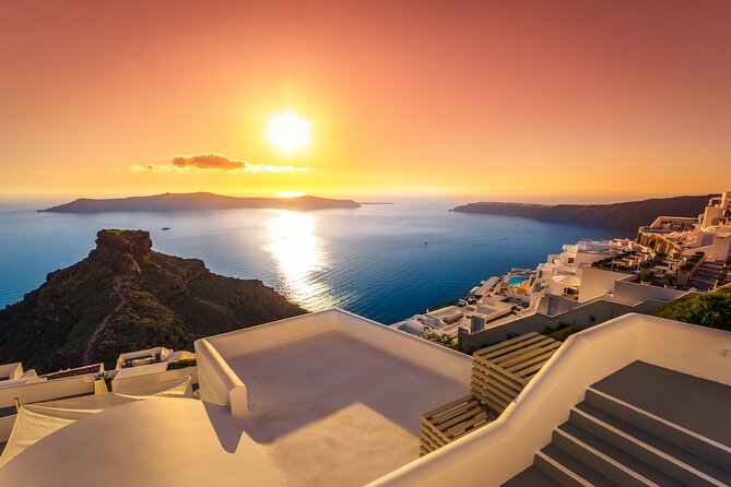 Santorini Essentials Full Day Private Tour - Oia: two hours among Santorini’s famous white lanes