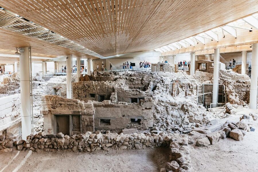 Santorini: Experience Akrotiri with a Licensed Tour Guide - Meeting your guide at the Akrotiri entrance