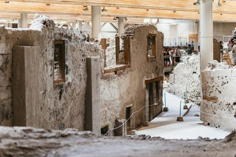 Santorini: Experience Akrotiri with a Licensed Tour Guide - Who should book this Akrotiri tour?