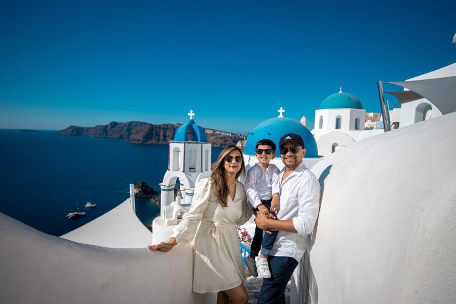 Santorini Family Photoshoot (Oia Village) - Why a family photoshoot makes sense in Oia
