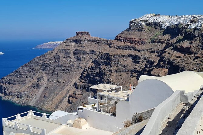 Santorini First-Time Guests Private Tour Sightseeing, excavetions & wine testing - Akrotiri makes the island’s past tangible