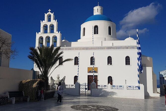 Santorini First-Time Guests Private Tour Sightseeing, excavetions & wine testing - Perissa Black Beach adds time by the water
