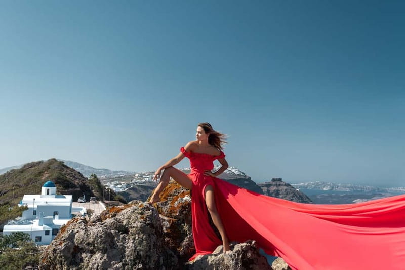 Santorini: Flying Dress Photo © Photoshoot "Express Package" - Practical planning for your Imerovigli appointment