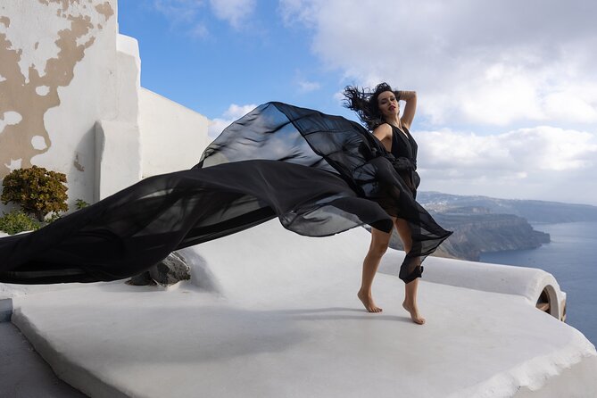 Santorini Flying Dress Photoshoot with a Pro Photographer - Is $238.28 per person good value?