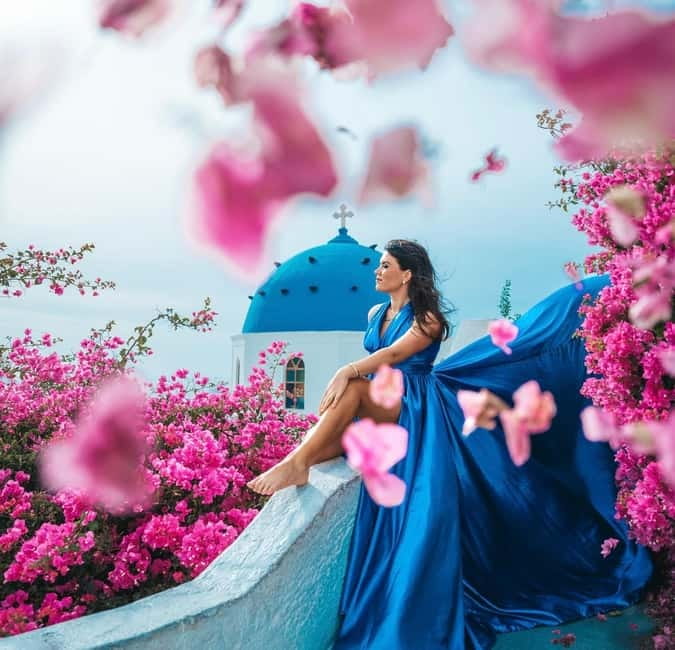 Santorini: Flying Dress Photoshoot with Edited Photos - Timing, crowds, and practical planning