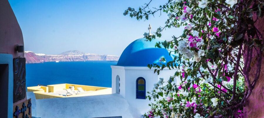 Santorini: Guided Highlights Tour with Private Wine Tasting - Oia, where the postcard view begins