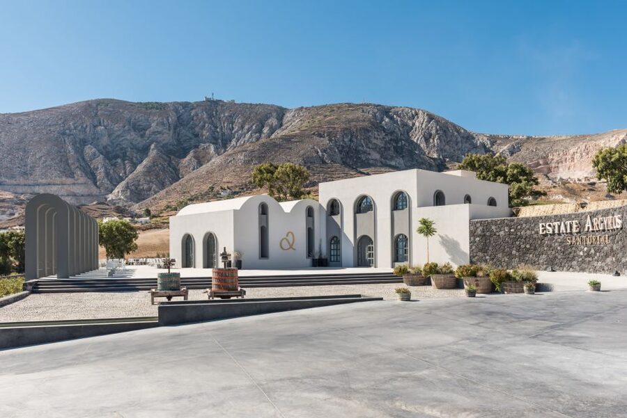 Santorini: Guided Wineries Private Tour with Wine Tastings - The guide makes more difference than the tasting list