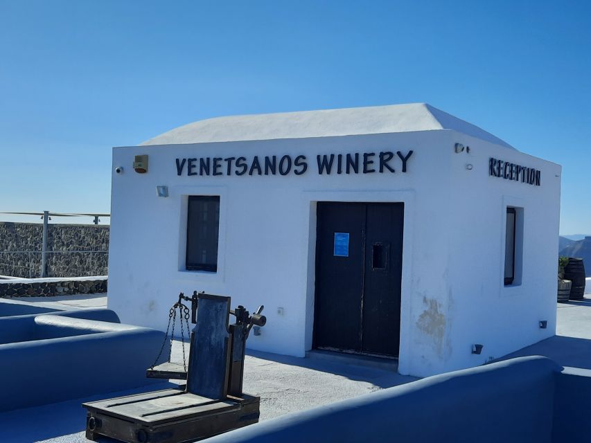 Santorini: Guided Wineries Private Tour with Wine Tastings - What the food pairings really add
