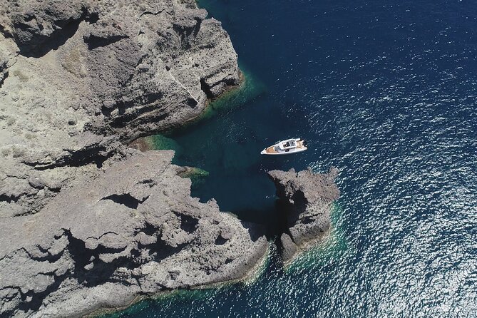 Santorini Half Day MotorCruiser Private Cruise incl. Meal,Drinks &Free Transport - Red Beach and White Beach: Santorini’s volcanic color show