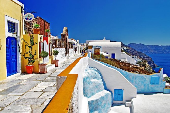 Santorini Highlight Private Tour 4 hours - What the chauffeur-guide adds