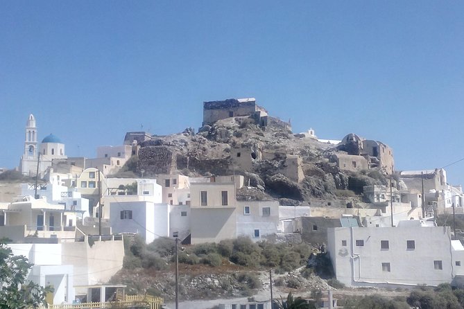 Santorini Highlights and Venetian Castles Small-Group Day Tour - Akrotiri offers a quick southern caldera view