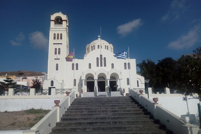 Santorini Highlights and Venetian Castles Small-Group Day Tour - Wine tasting in an old canava