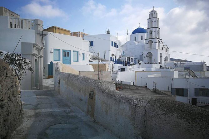 Santorini Highlights & Hidden Gems – Private Family-Friendly Tour - Perivolos Beach gives the day room to breathe